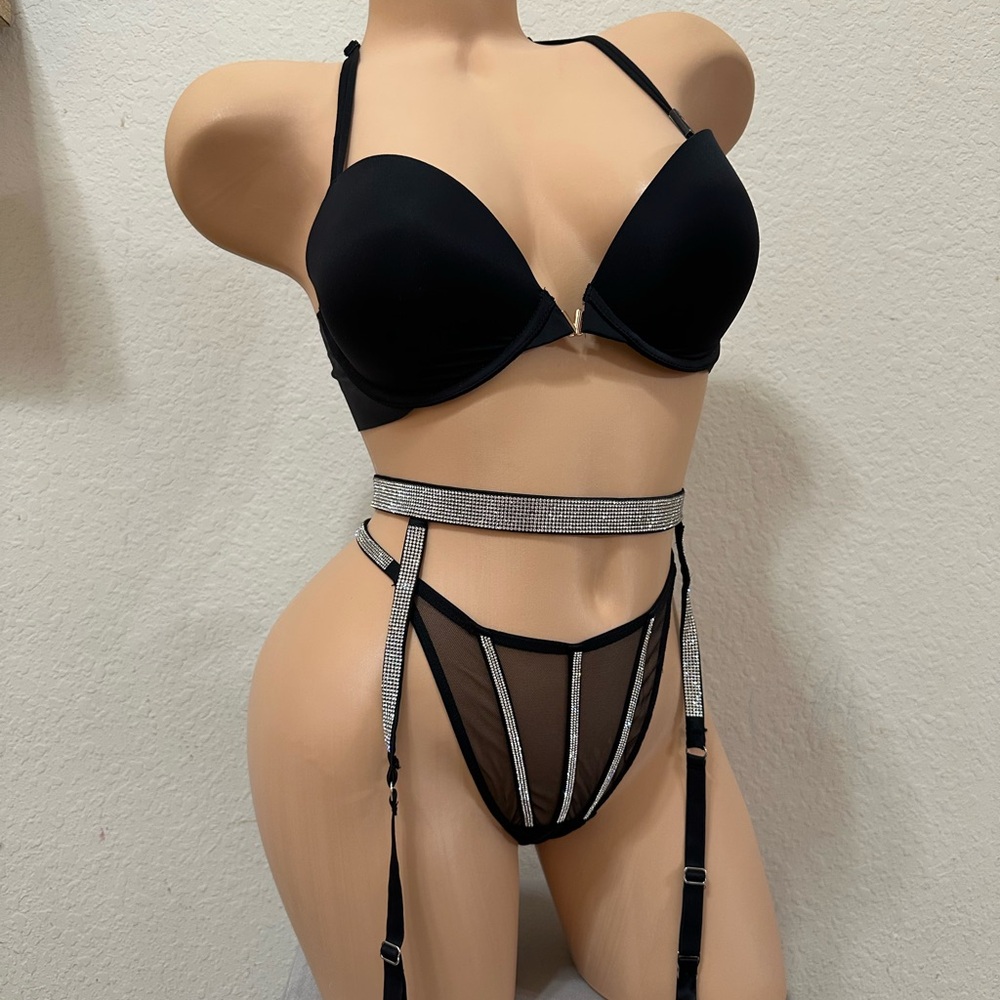 34C,M/L,M Victoria’s Secret bra set